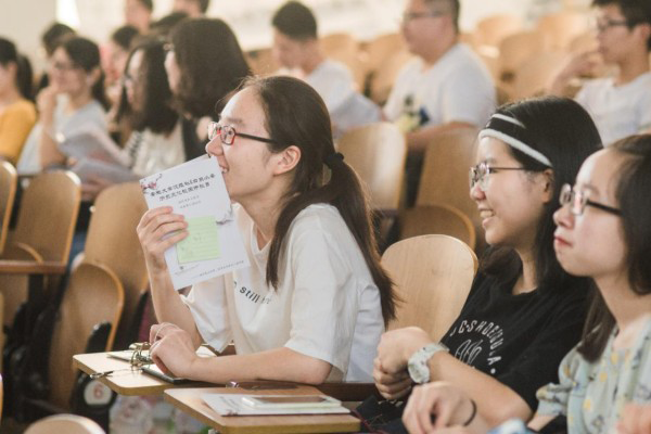 常見的幾個(gè)校園新聞稿種類及寫法